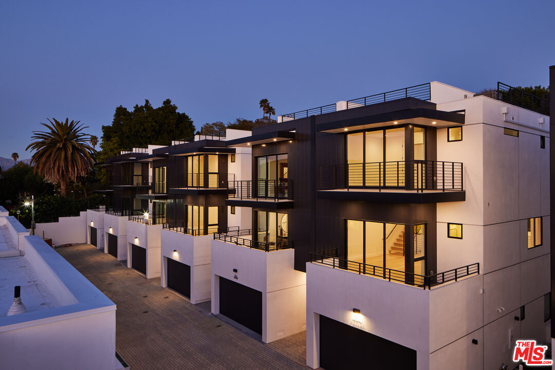 762 North Arthur Road Los Angeles, CA 90029 - Photo 30 of 30 a view of houses with sky view