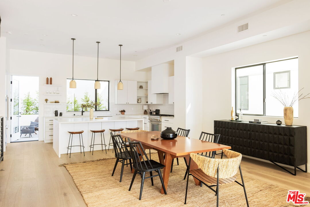 762 North Arthur Road Los Angeles, CA 90029 - Photo 7 of 30 a view of a dining room with furniture