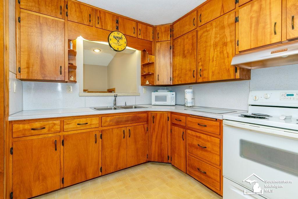 7828 Blue Bush Road Maybee, MI 48159 - Photo 10 of 39