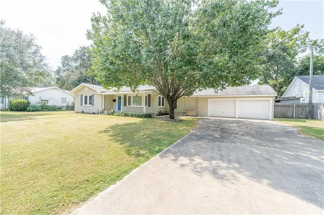 $175,900 | 237 Peterman Street, Marksville, LA 71351