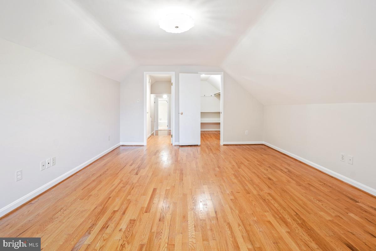 10620 Seneca Ridge Drive Gaithersburg, MD 20886 - Photo 38 of 53 Bedroom 2
