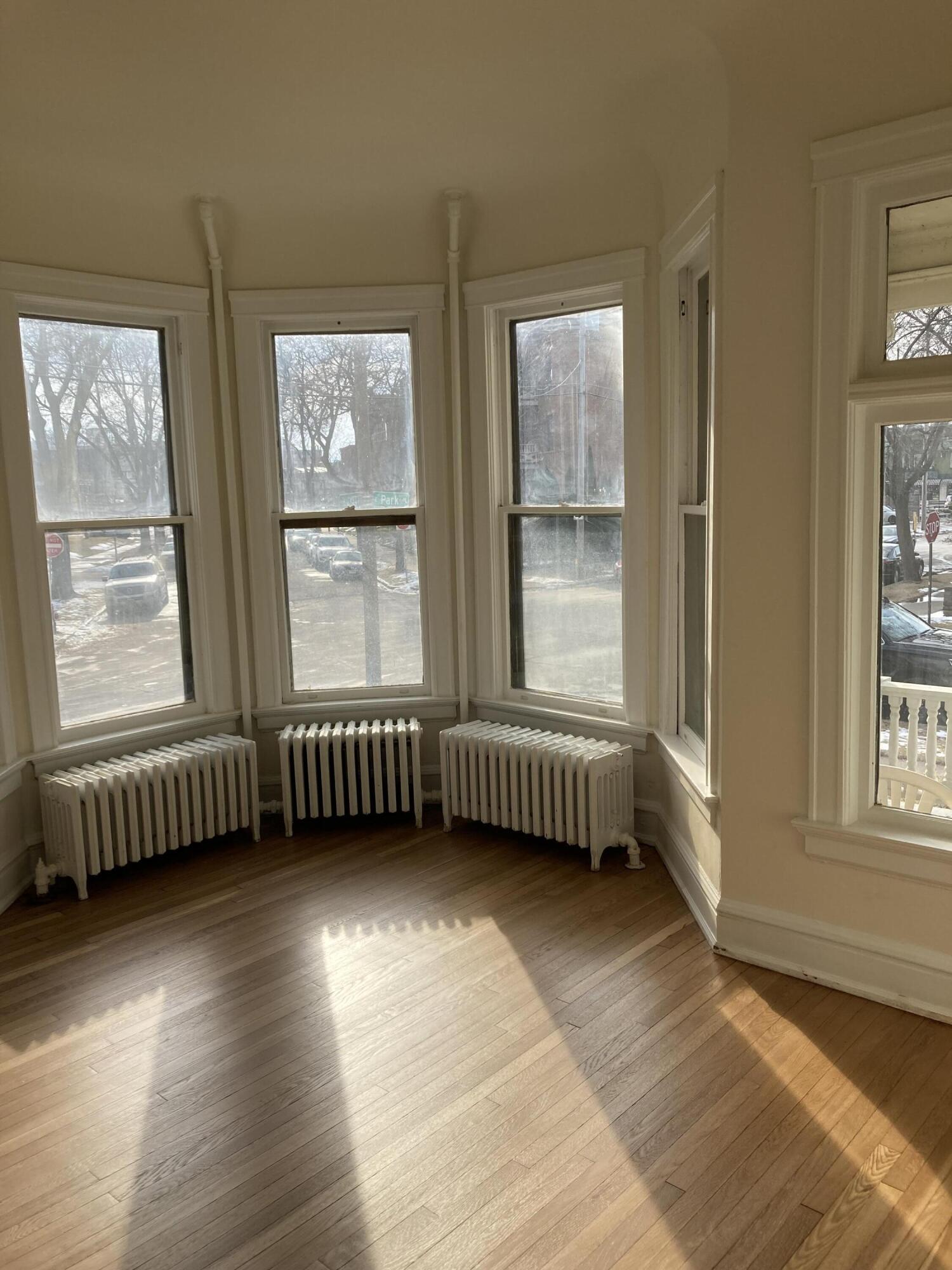 2704 North Hackett Avenue Milwaukee, WI 53211 - Photo 17 of 31 2704 2 (1)