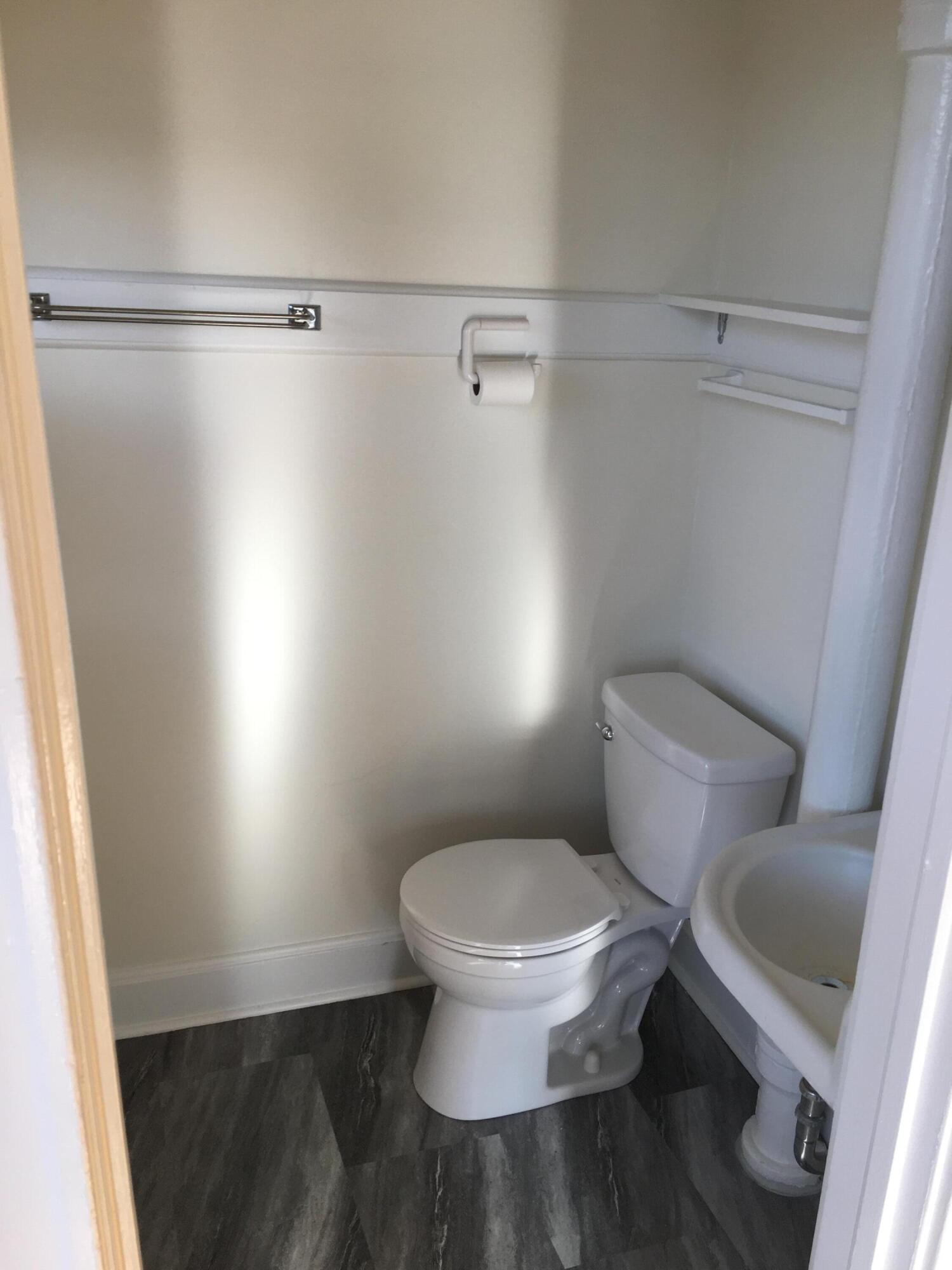 2704 North Hackett Avenue Milwaukee, WI 53211 - Photo 21 of 31 2704 6 BA