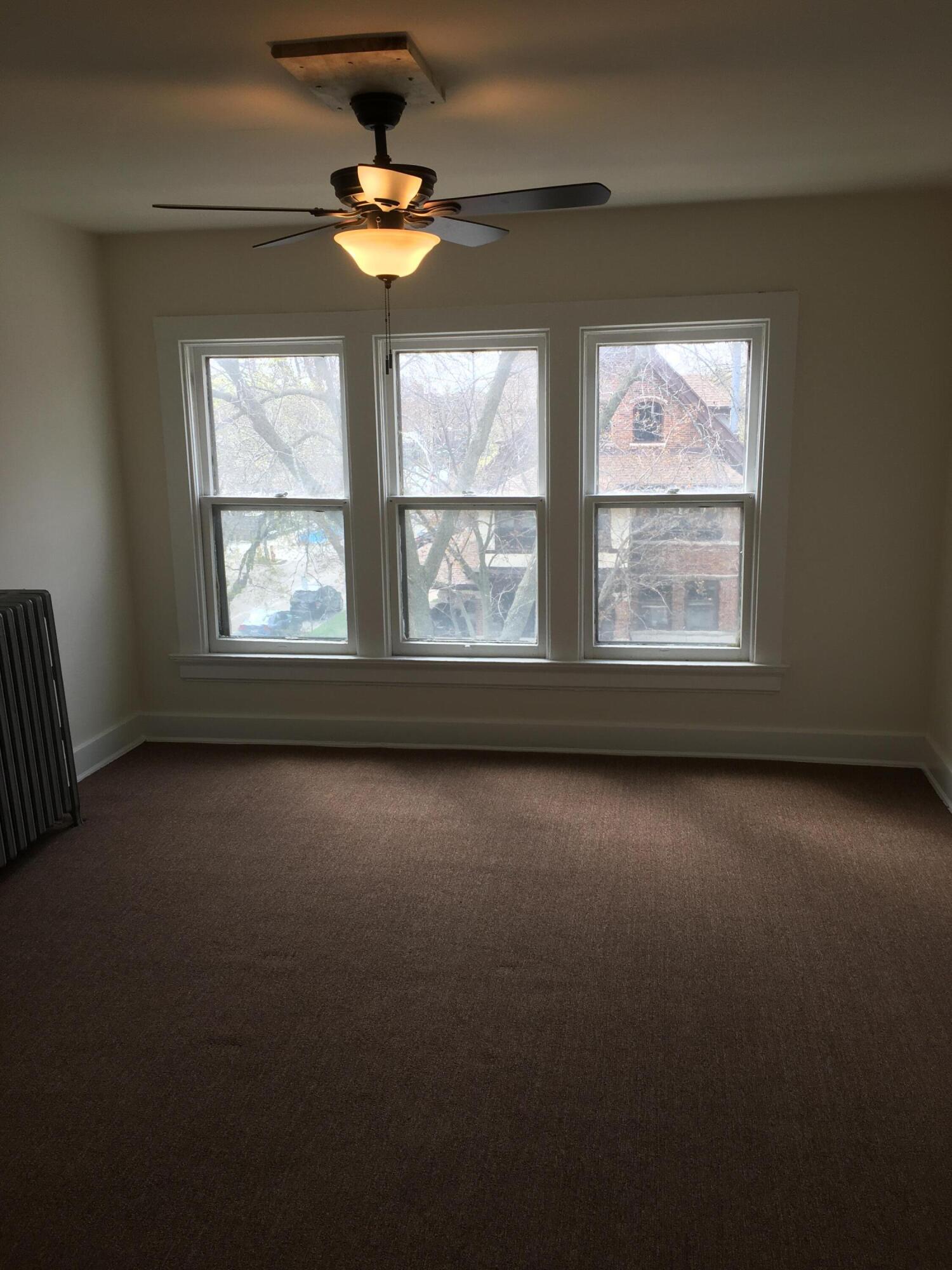 2704 North Hackett Avenue Milwaukee, WI 53211 - Photo 25 of 31 2704 10 BR 1