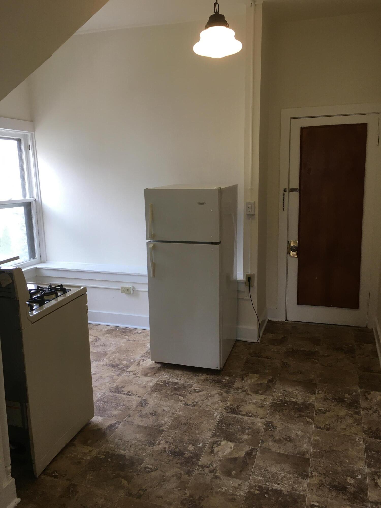 2704 North Hackett Avenue Milwaukee, WI 53211 - Photo 26 of 31 2704 10 kit 3