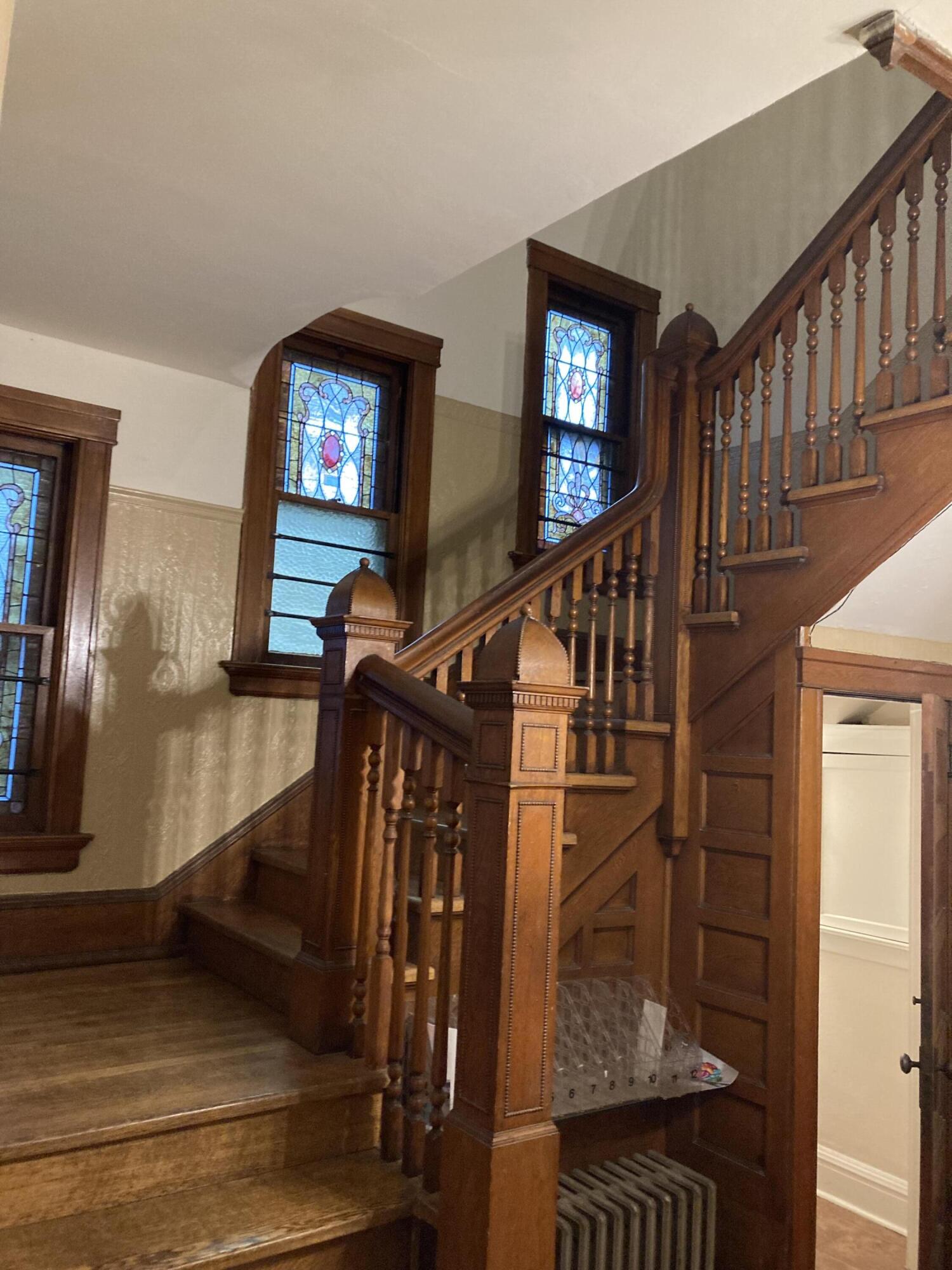 2704 North Hackett Avenue Milwaukee, WI 53211 - Photo 5 of 31 Foyer1