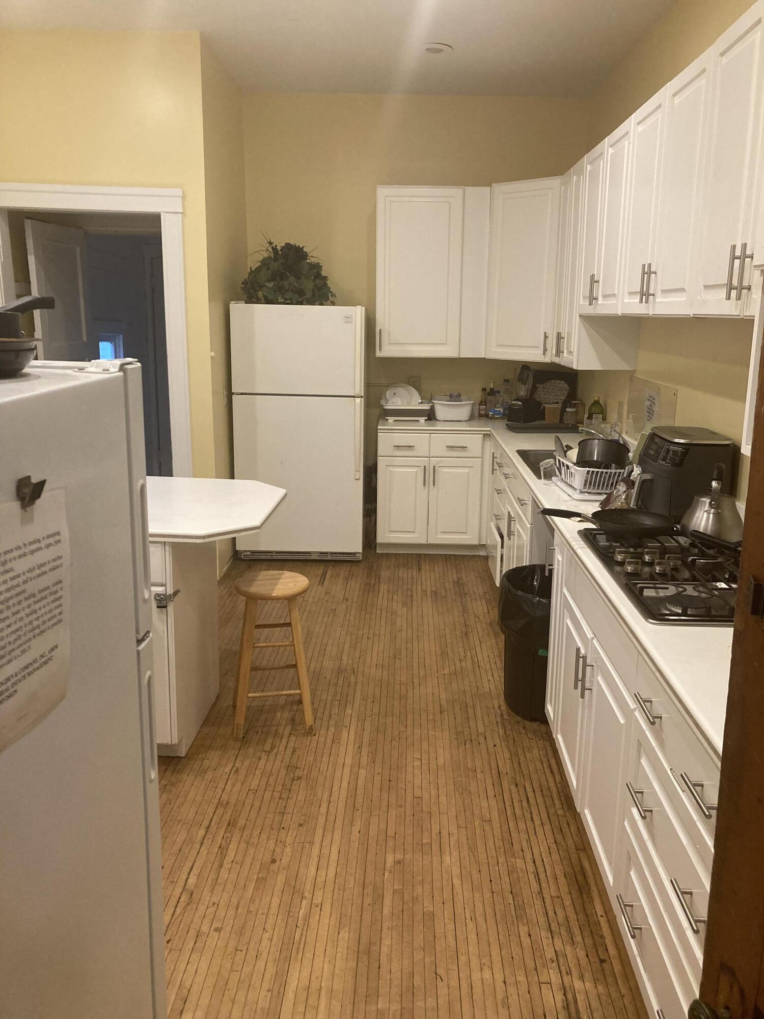 2704 North Hackett Avenue Milwaukee, WI 53211 - Photo 6 of 31 2704 kit1