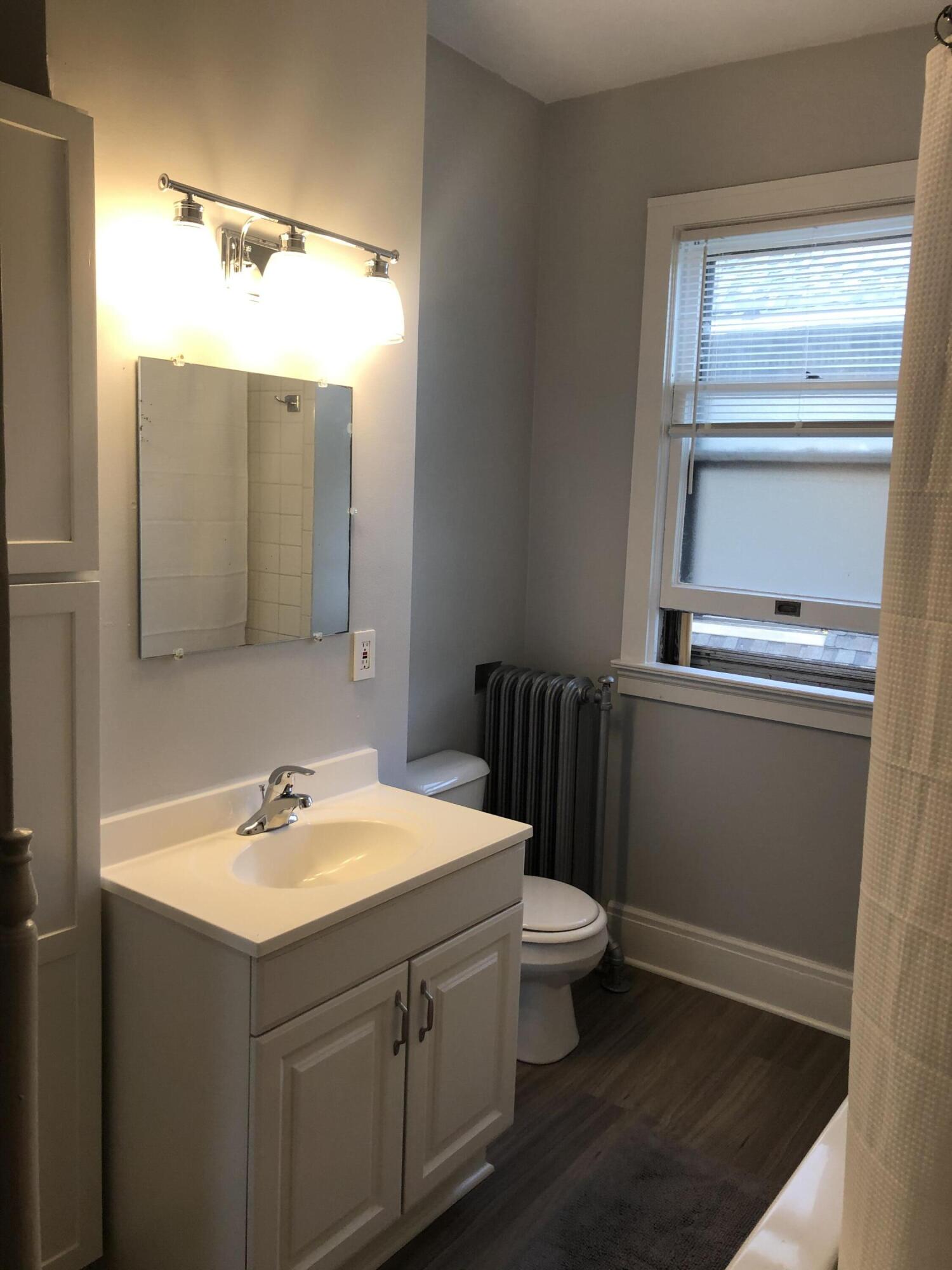 2704 North Hackett Avenue Milwaukee, WI 53211 - Photo 8 of 31 2704 BA 2nd