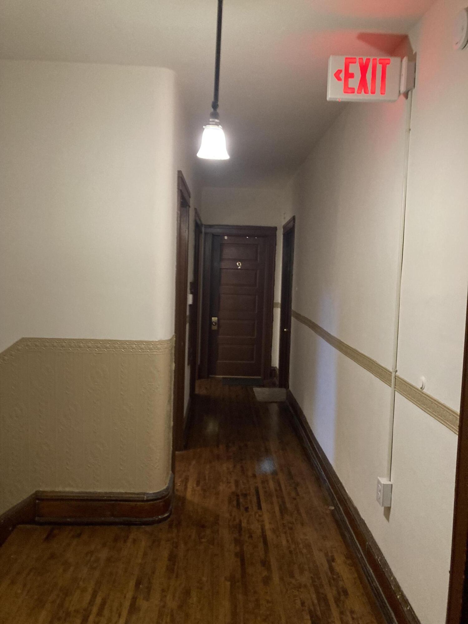 2704 North Hackett Avenue Milwaukee, WI 53211 - Photo 10 of 31 2704 2nd floor