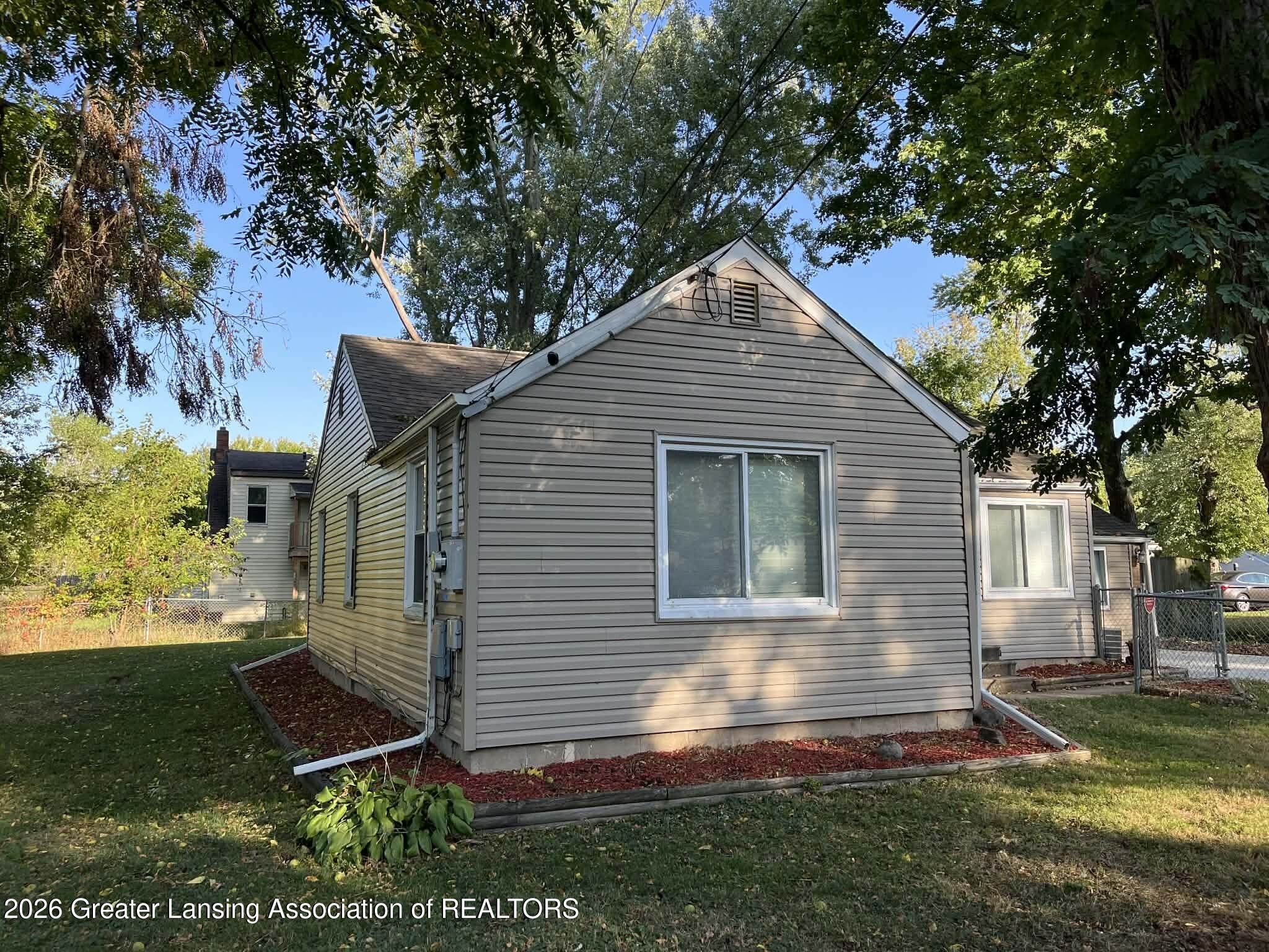 5017 Ingham Street Lansing, MI 48911 - Photo 23 of 33 27