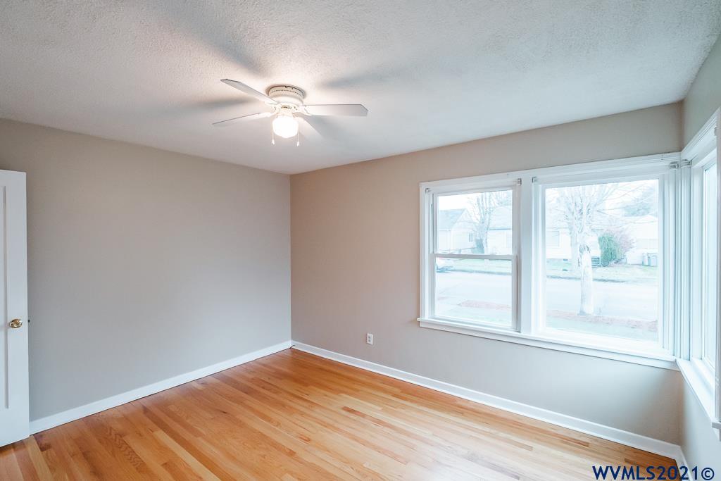 1094 Southwest 14th Avenue Albany, OR 97321 - Photo 6 of 32