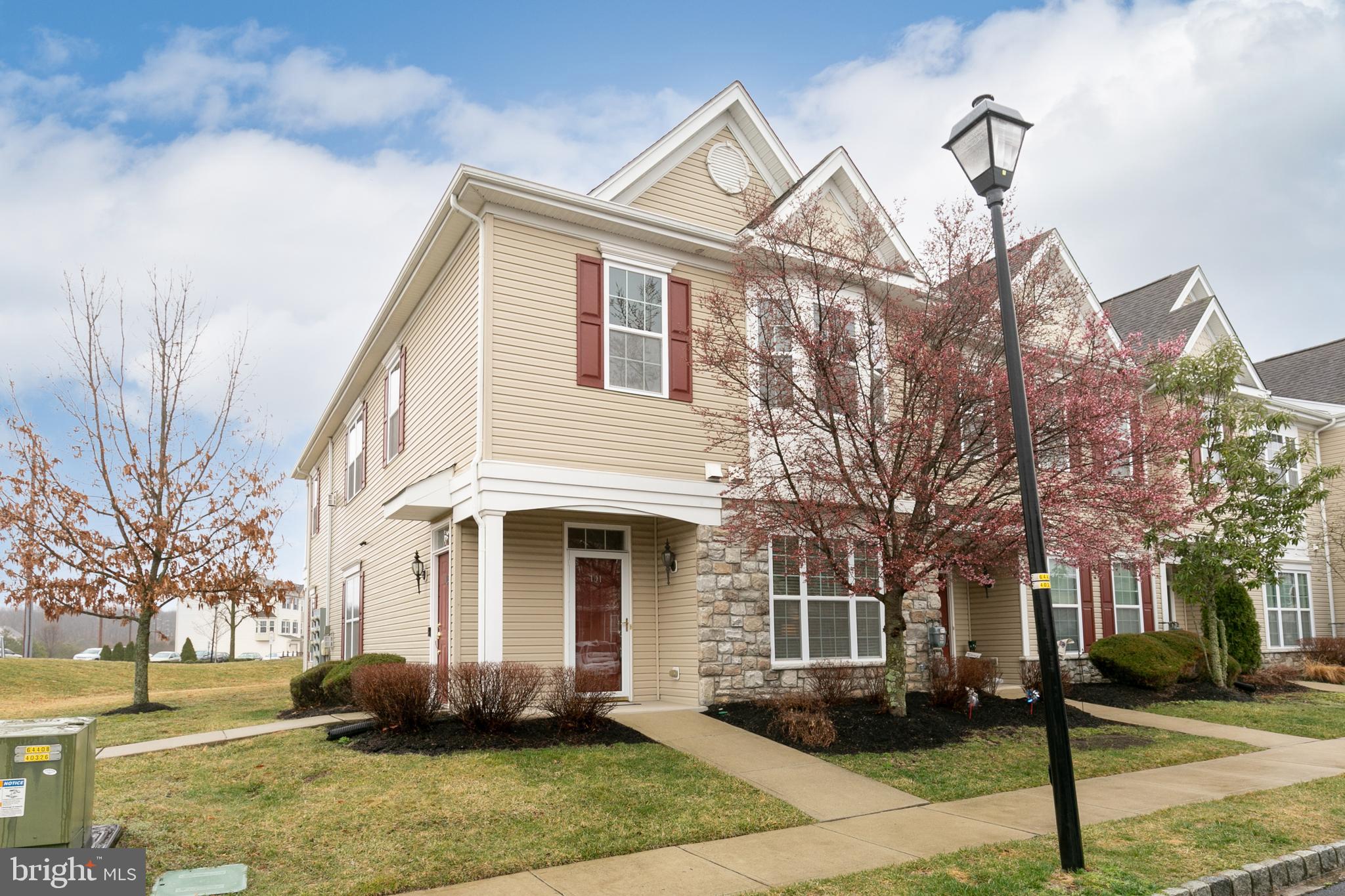 101 Raphael Court Williamstown, NJ 08094 - Photo 2 of 28
