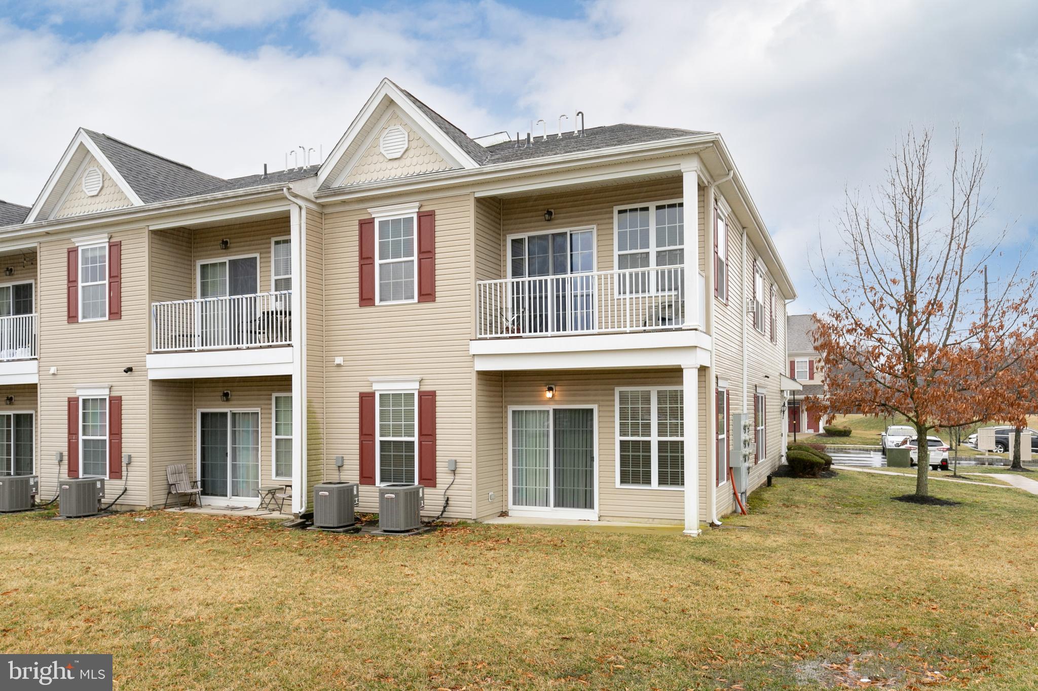 101 Raphael Court Williamstown, NJ 08094 - Photo 3 of 28