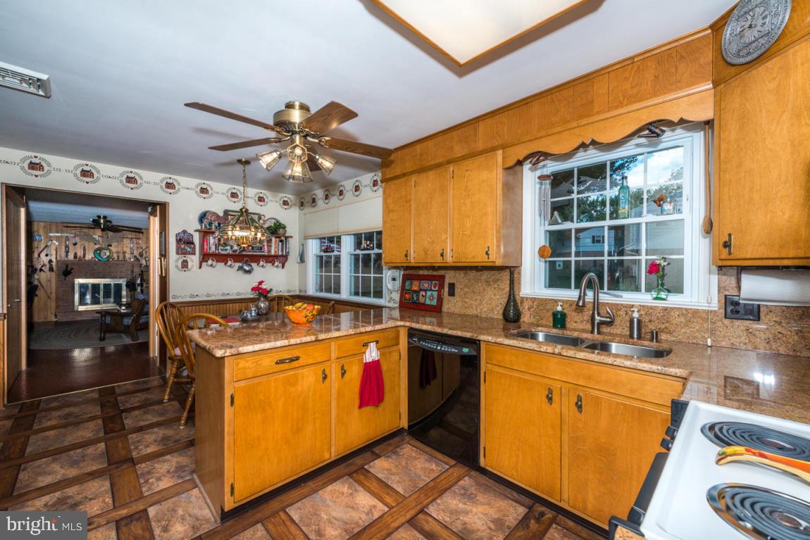 427 Revere Road Lancaster, PA 17601 - Photo 12 of 26 Gallery Image 12