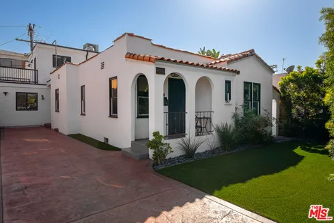$1,500,000 | 9806 Hannum Drive, Los Angeles, CA 90034