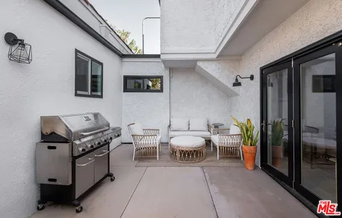 $1,500,000 | 9806 Hannum Drive, Los Angeles, CA 90034