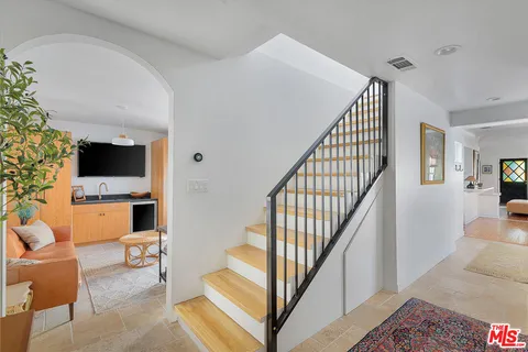 $1,500,000 | 9806 Hannum Drive, Los Angeles, CA 90034