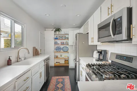 $1,500,000 | 9806 Hannum Drive, Los Angeles, CA 90034