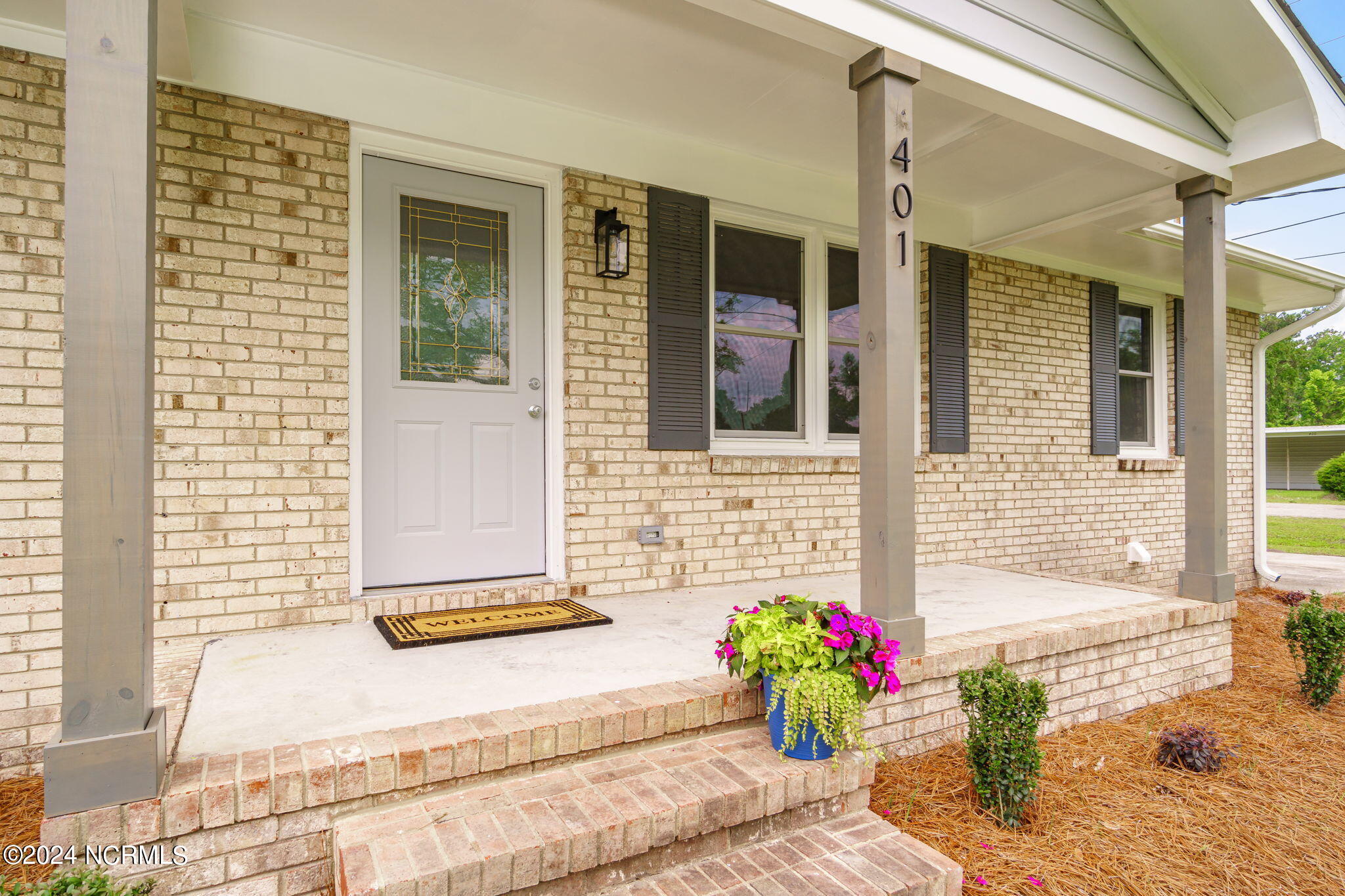 401 Austin Road Beaufort, NC 28516 - Photo 8 of 43 Covered front porch