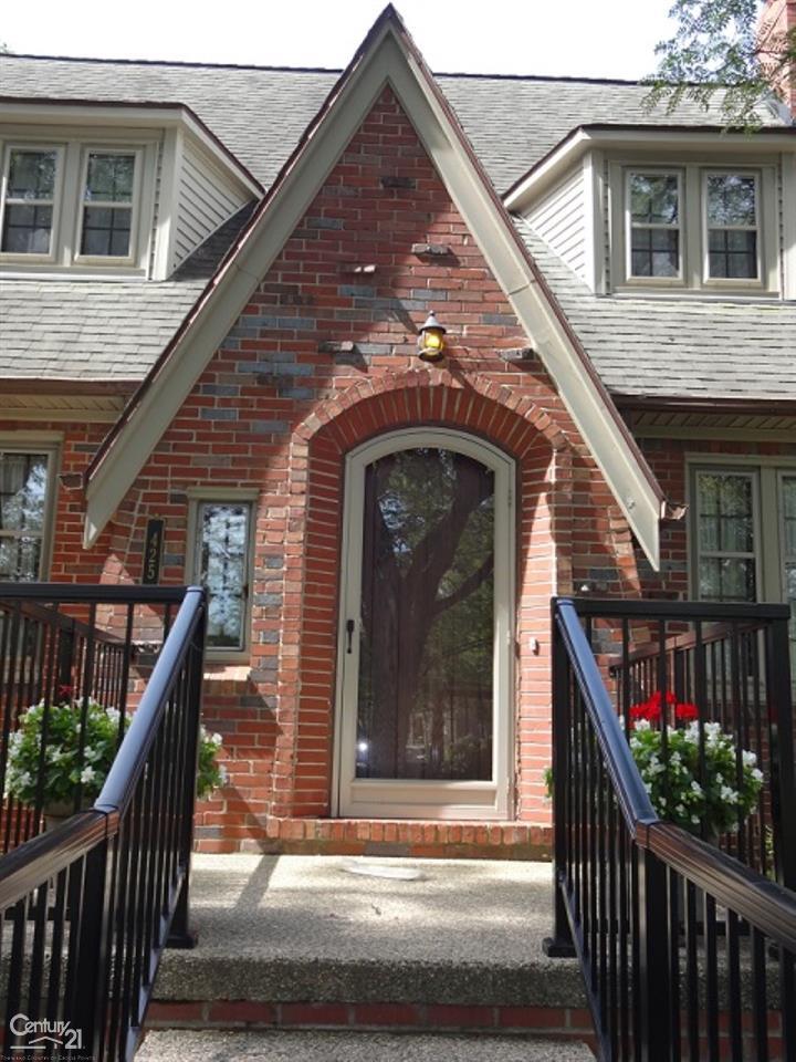 425 Moran Road Grosse Pointe Farms, MI 48236 - Photo 7 of 19