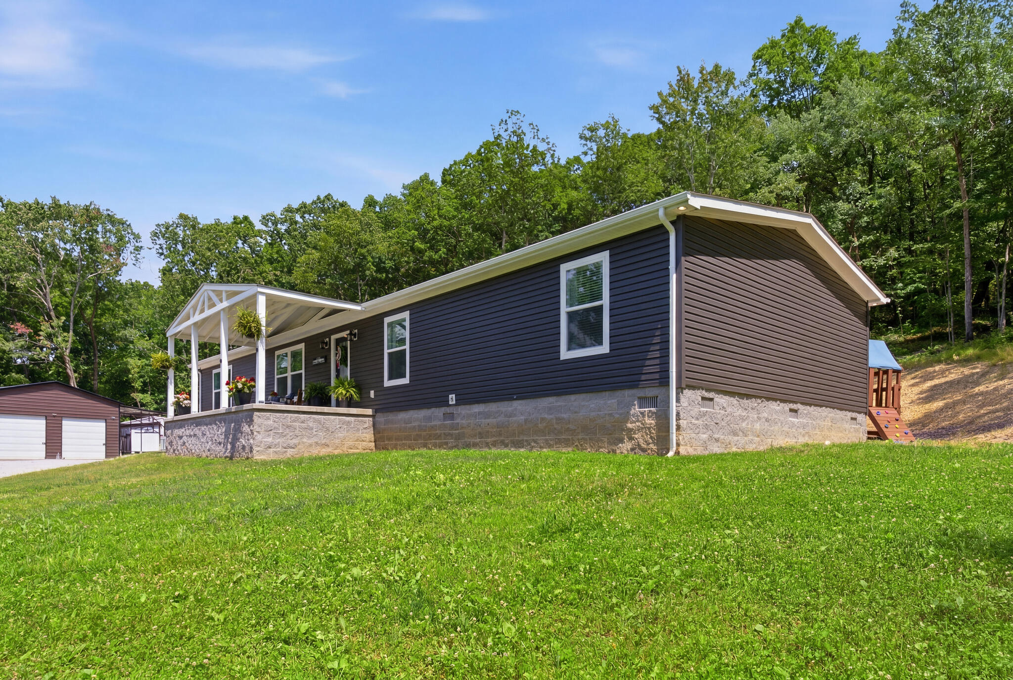779 Narrow Gap Road Paint Lick, KY 40461 - Photo 3 of 59 17_dsc03737_reedit_02a4e3e4