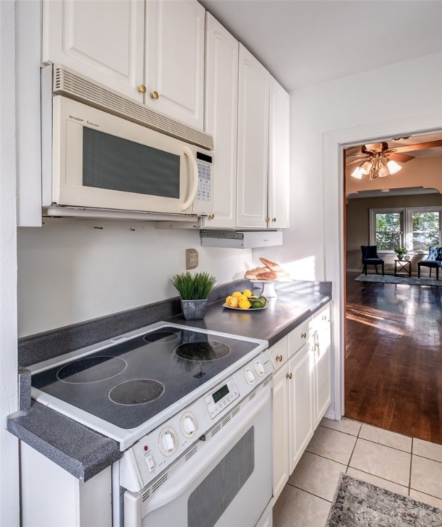 2935 Robin Road Kettering, OH 45409 - Photo 8 of 23