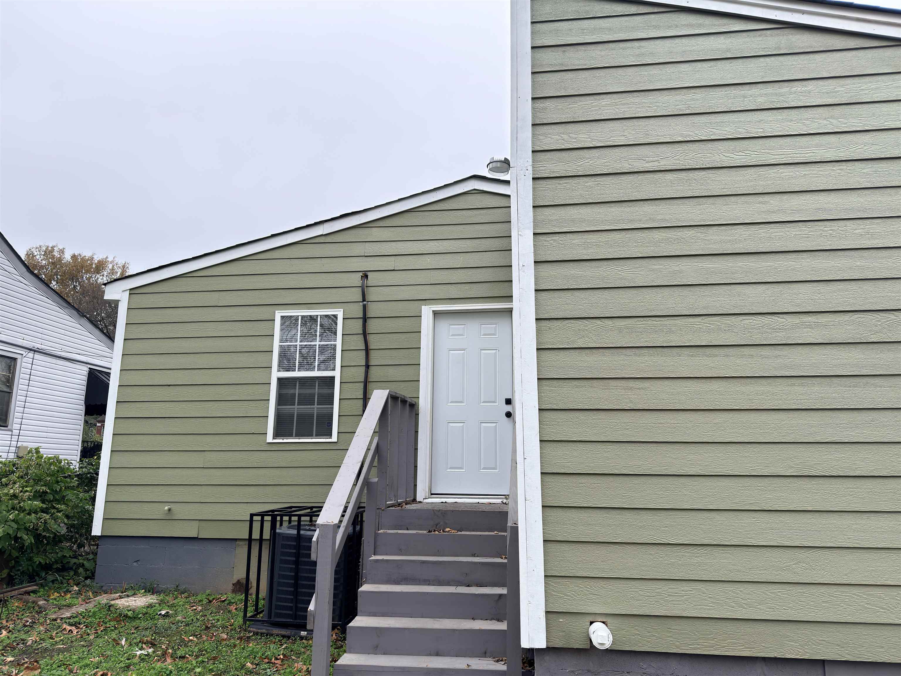304 Harrell Street Memphis, TN 38112 - Photo 10 of 10 a view of entryway