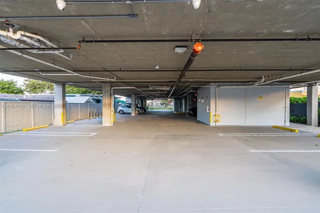 $2,700 | 3728 Northwest 19th Avenue, Unit 202, Miami, FL 33142