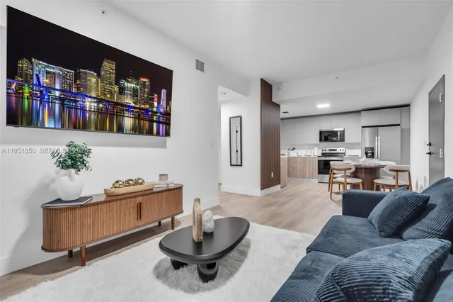 $2,700 | 3728 Northwest 19th Avenue, Unit 202, Miami, FL 33142