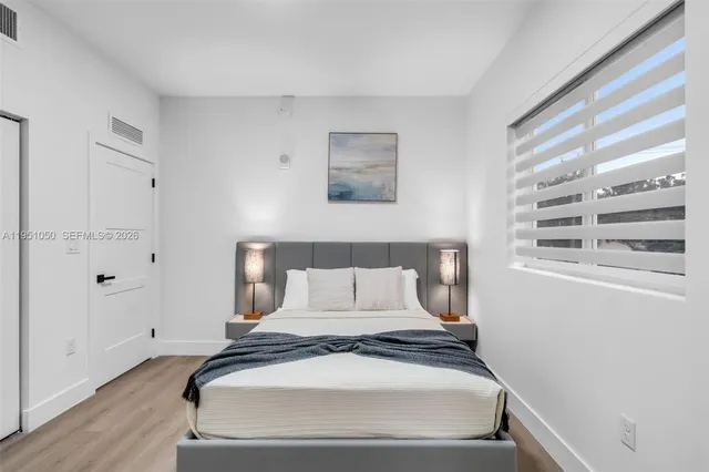 $2,700 | 3728 Northwest 19th Avenue, Unit 202, Miami, FL 33142