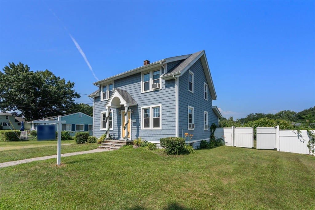 32 Wilmont Street Chicopee, MA 01013 - Photo 2 of 40