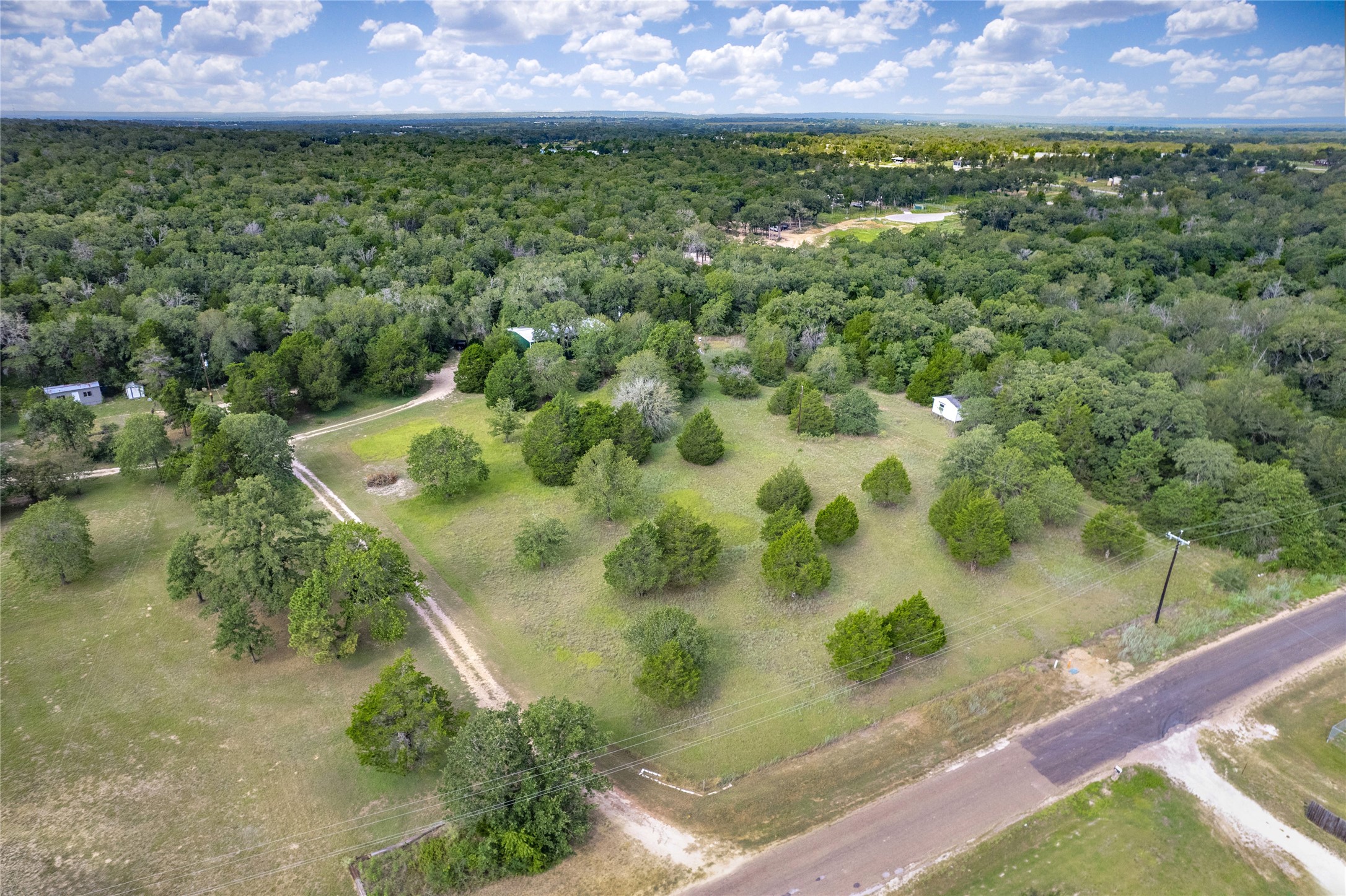 155 Hidden Oaks Loop Elgin, TX 78621 - Photo 36 of 40 Gallery Image 36