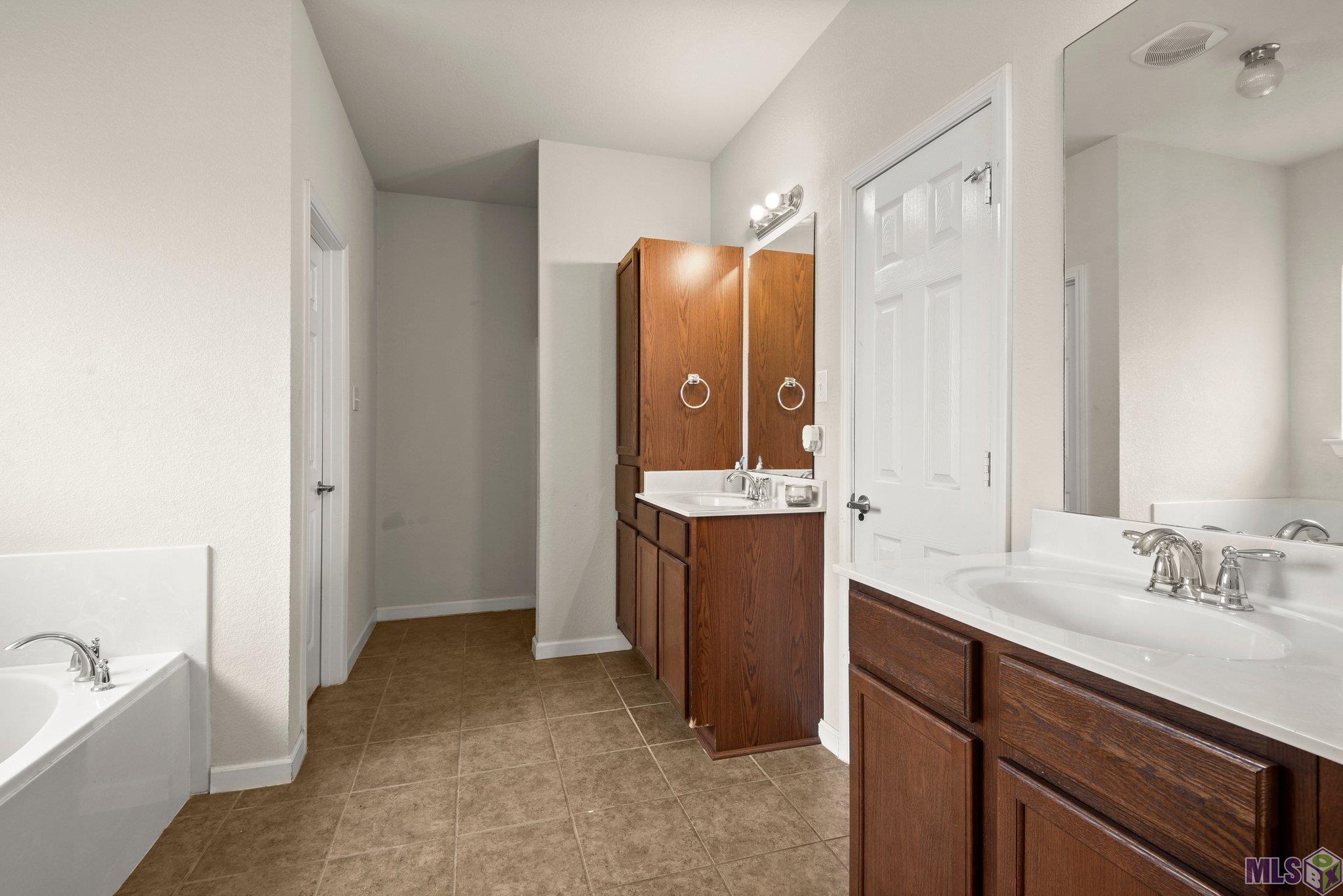 10232 Sims Road Denham Springs, LA 70706 - Photo 11 of 19 Gallery Image 11