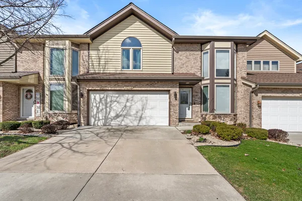 $520,000 | 11742 Lighthouse Lane, Palos Heights, IL 60463