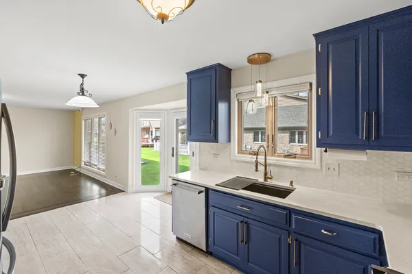 $520,000 | 11742 Lighthouse Lane, Palos Heights, IL 60463