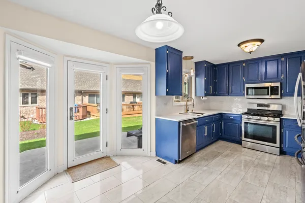 $520,000 | 11742 Lighthouse Lane, Palos Heights, IL 60463
