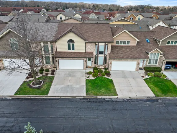 $520,000 | 11742 Lighthouse Lane, Palos Heights, IL 60463