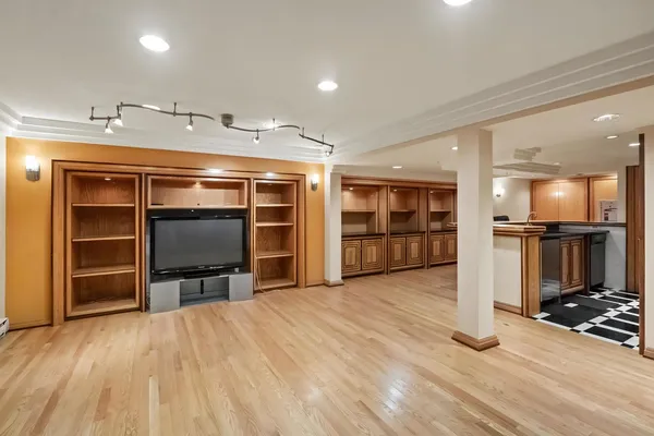 $520,000 | 11742 Lighthouse Lane, Palos Heights, IL 60463