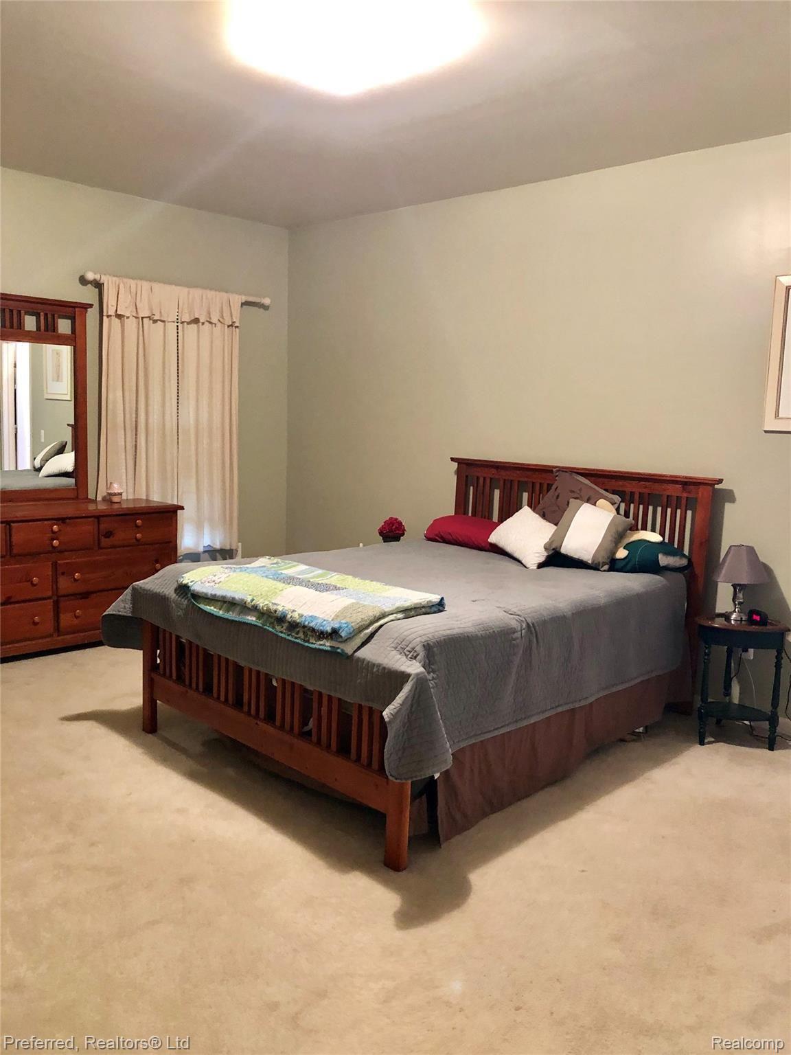 23080 Merriman Road New Boston, MI 48164 - Photo 29 of 52 B978B55C-F7A2-4AC7-816C-9615951AC29A.jpeg