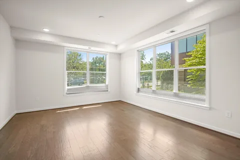 $635,000 | 3985 Norton Place, Unit 101, Fairfax, VA 22030