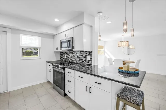 $3,850 | 111 Whispering Sands Circle, Unit V38, Sarasota, FL 34242