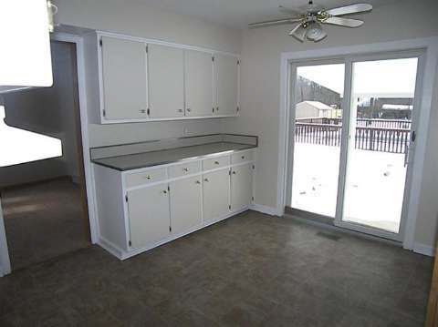 4472 Lapeer Road Burton, MI 48509 - Photo 7 of 16 20428004-6.JPG