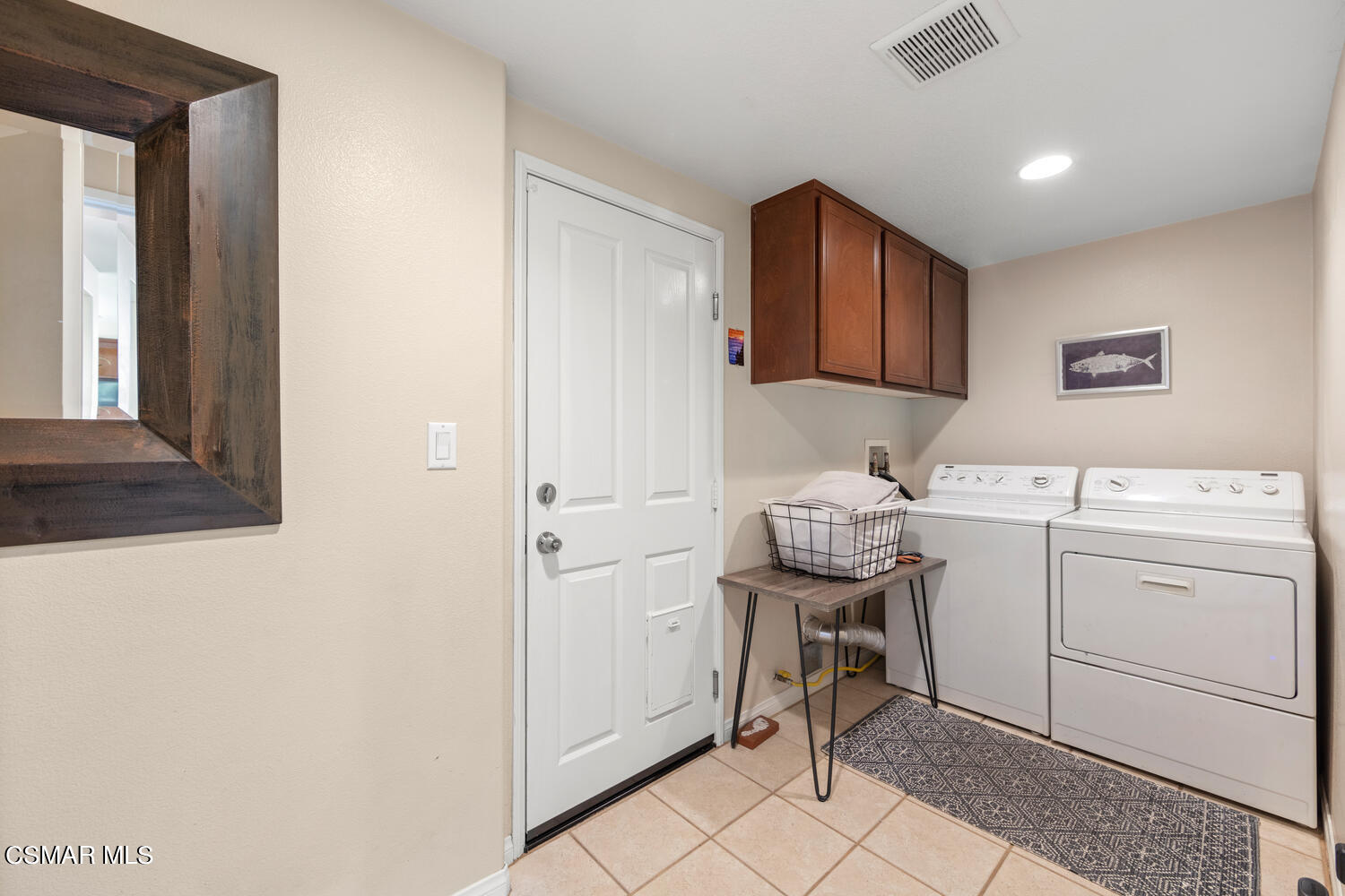 4153 Laredo Lane, Unit B Simi Valley, CA 93063 - Photo 12 of 44 laundry