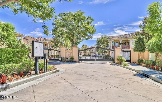4153 Laredo Lane, Unit B Simi Valley, CA 93063 - Photo 29 of 44 gated private