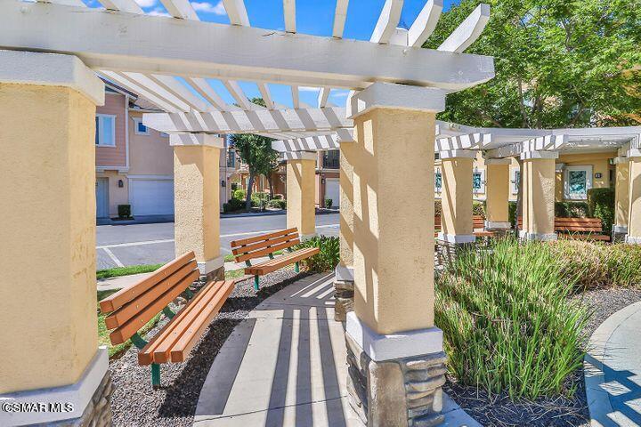 4153 Laredo Lane, Unit B Simi Valley, CA 93063 - Photo 34 of 44 sitting area