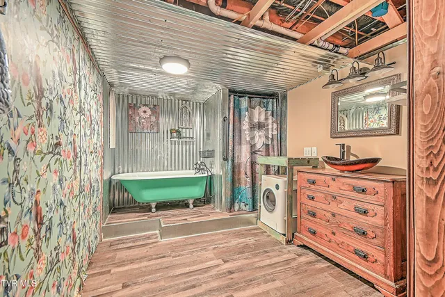 $330,000 | 20483 Hoot Owl Road, Bristol, VA 24202