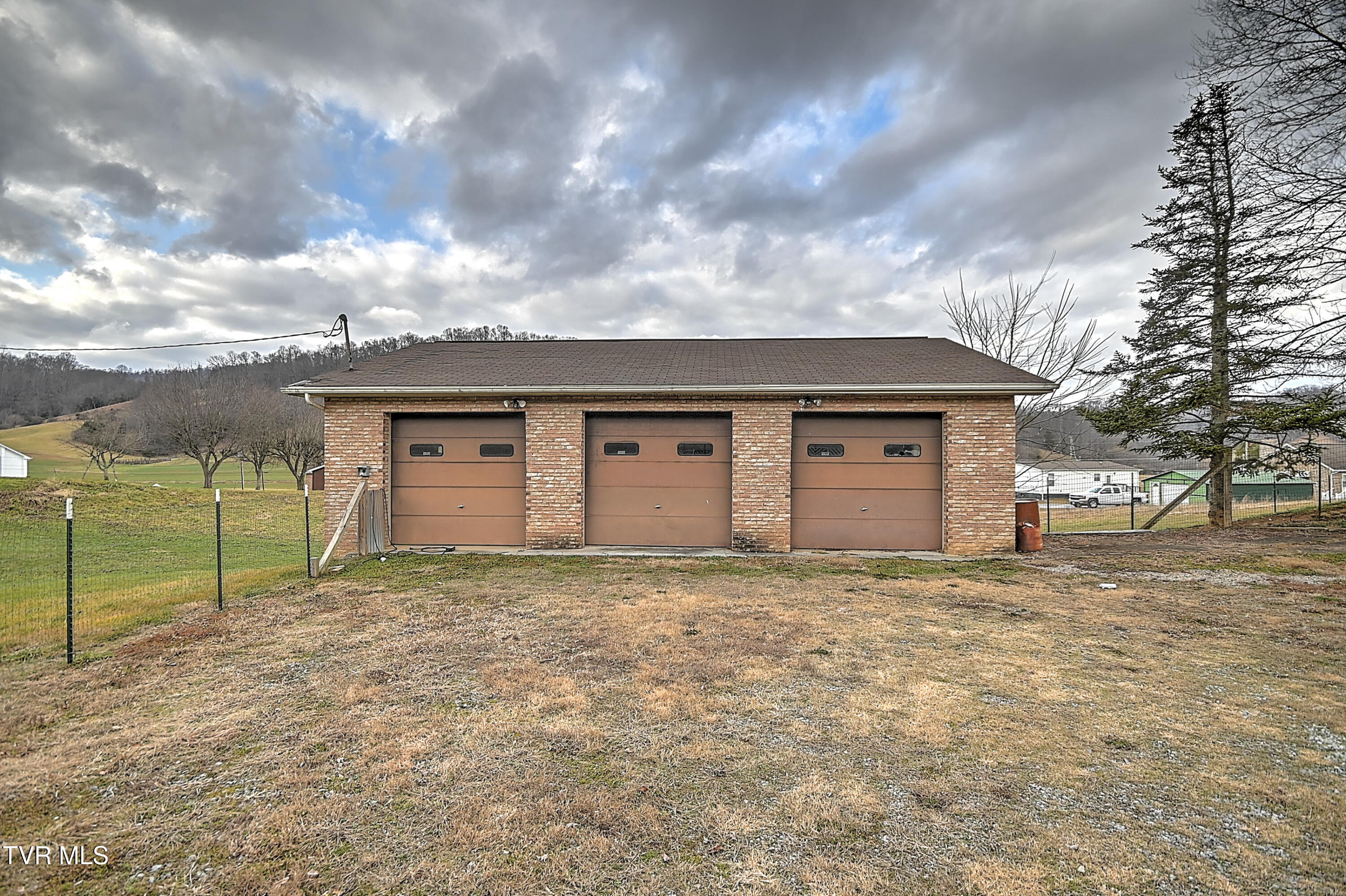 20483 Hoot Owl Road Bristol, VA 24202 - Photo 18 of 18 20483 Hoot Owl SM-44