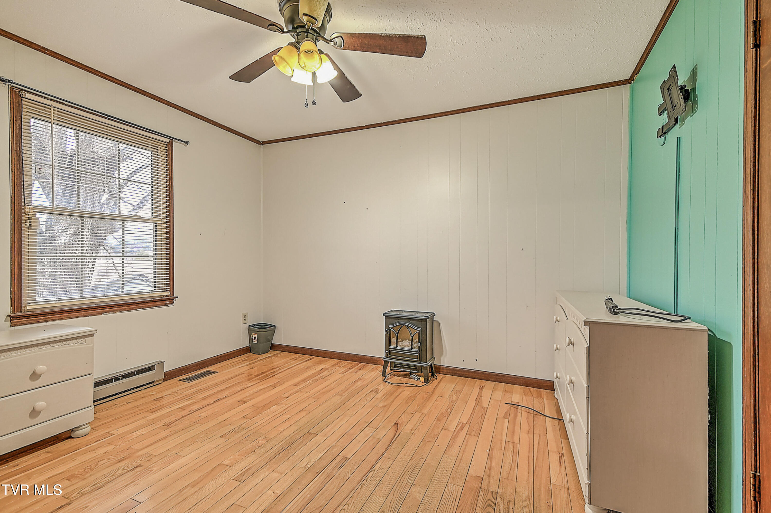 20483 Hoot Owl Road Bristol, VA 24202 - Photo 4 of 18 20483 Hoot Owl SM-8