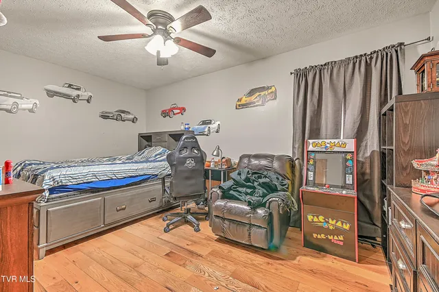 $330,000 | 20483 Hoot Owl Road, Bristol, VA 24202