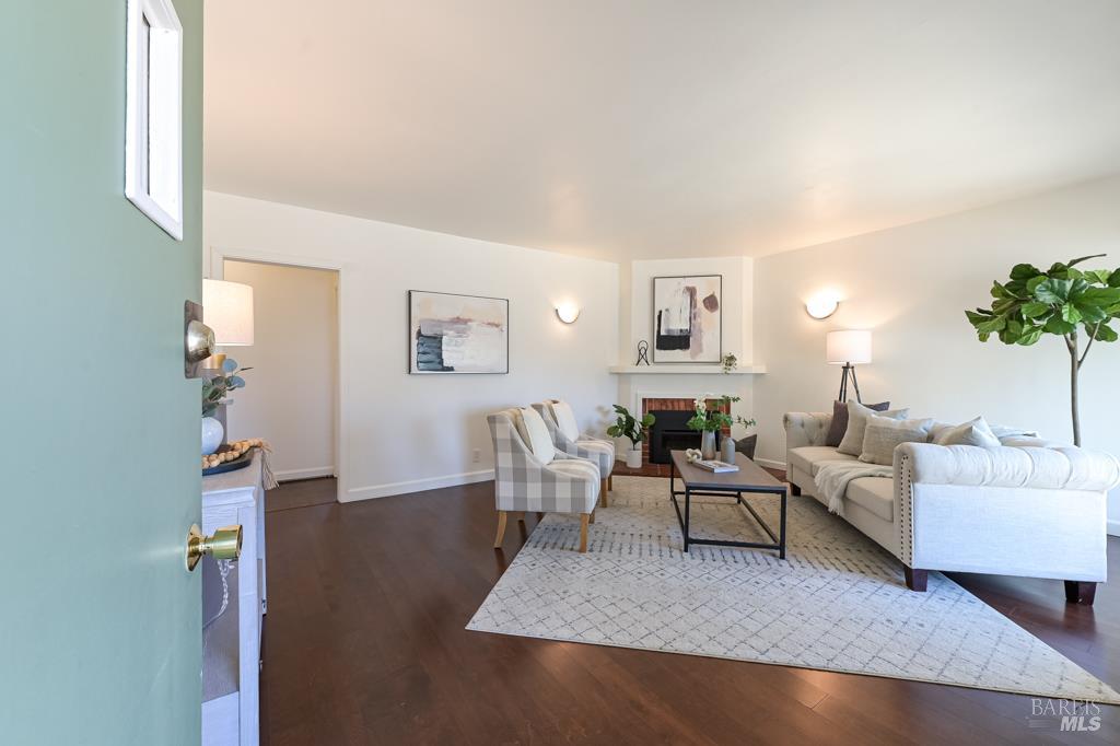 36 Meadow Avenue San Rafael, CA 94901 - Photo 3 of 17